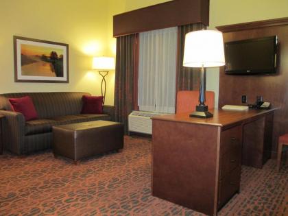 Hampton Inn & Suites Minot - image 15