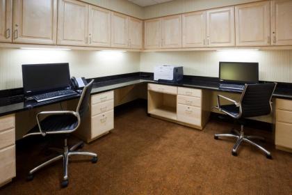 Hampton Inn & Suites Minot - image 2