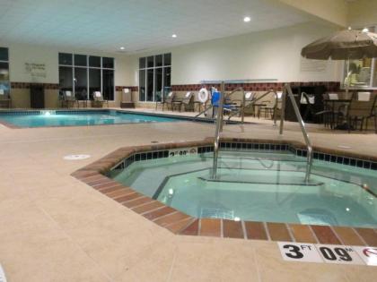 Hampton Inn & Suites Minot - image 8