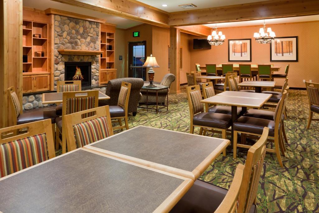 Hawthorn Suites by Wyndham Minot - image 3