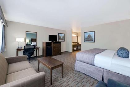Baymont by Wyndham Minot - image 13