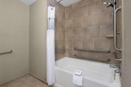 Baymont by Wyndham Minot - image 7