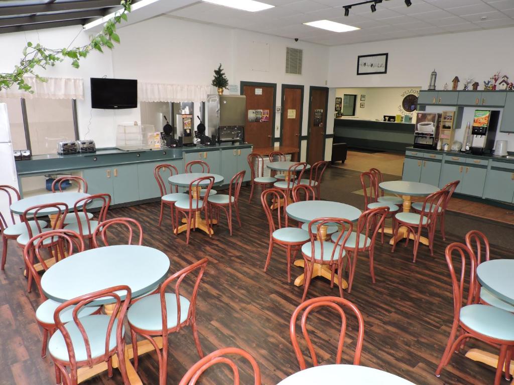 Dakota Inn - image 4
