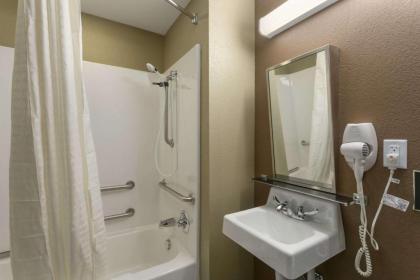 Microtel Inn & Suites by Wyndham Minot - image 9