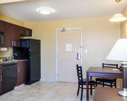 MainStay Suites Minot - image 2