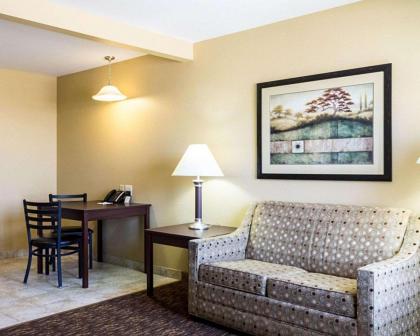MainStay Suites Minot - image 9