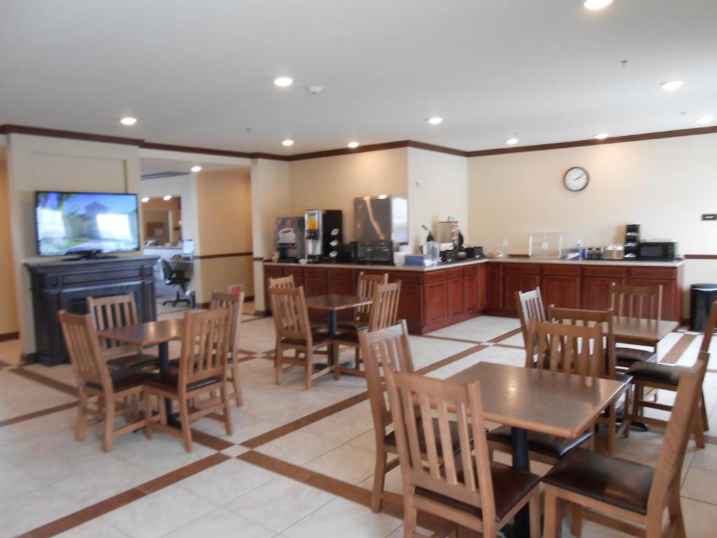 Sierra Inn Minot - image 7