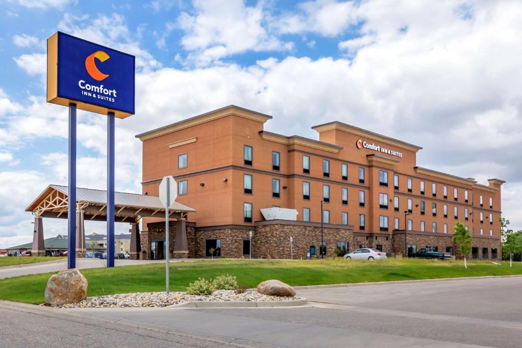 Comfort Inn & Suites - main image