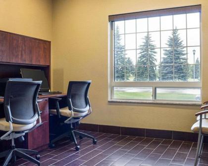 Comfort Suites Minot - image 4