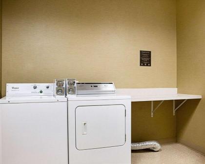 Comfort Suites Minot - image 6
