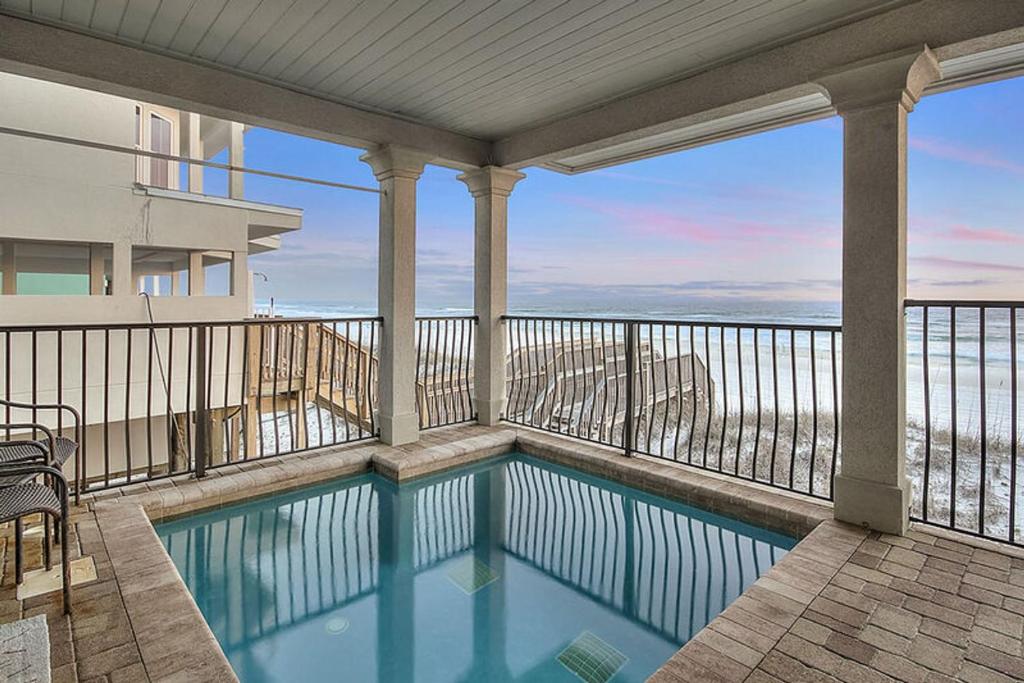 Gulf Breeze by Five Star Properties - main image