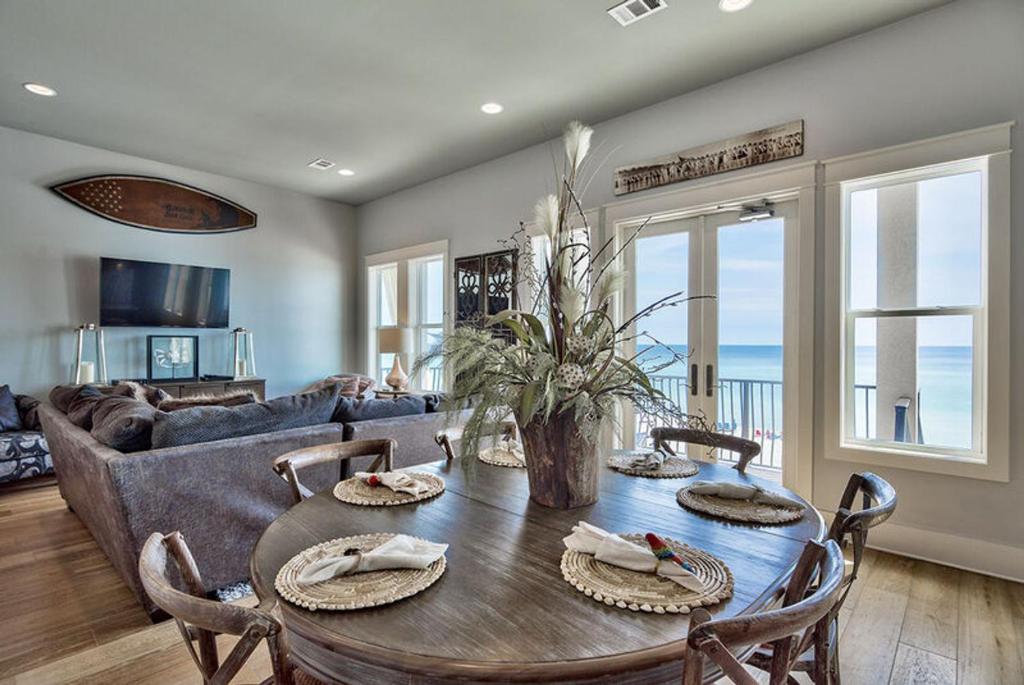 Gulf Breeze by Five Star Properties - image 2