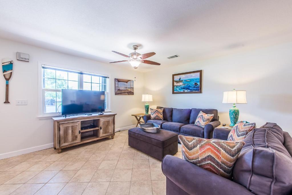 Woodland Shores Townhome 27 - main image