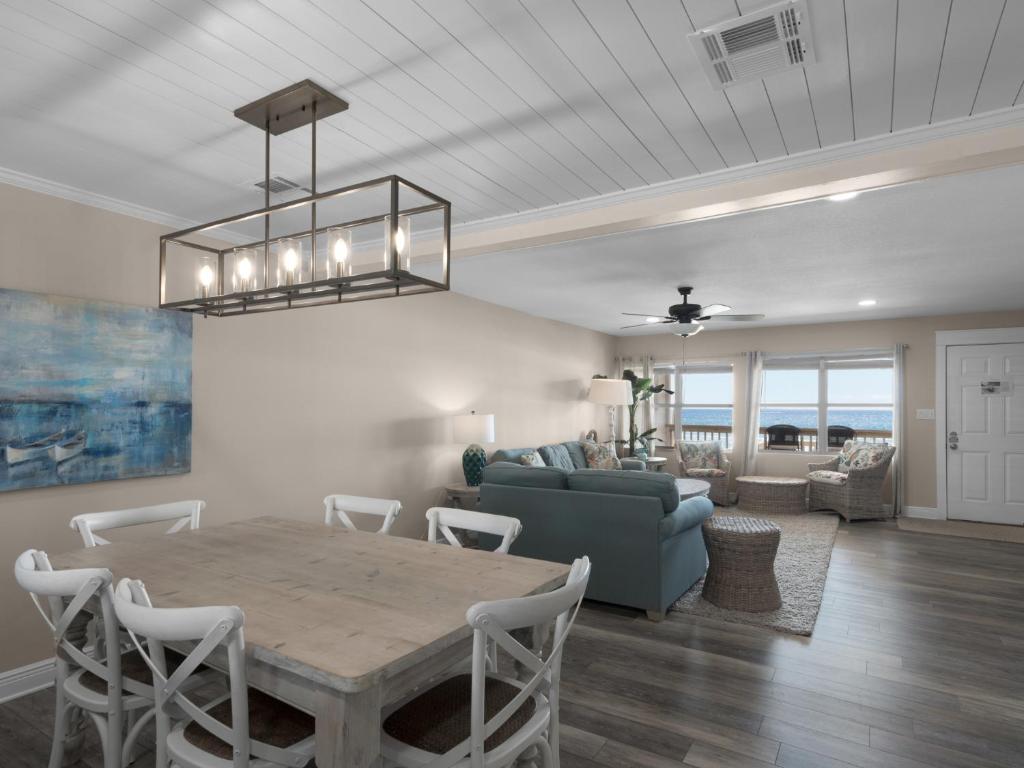Quiet Surf Townhomes II #3 - image 4
