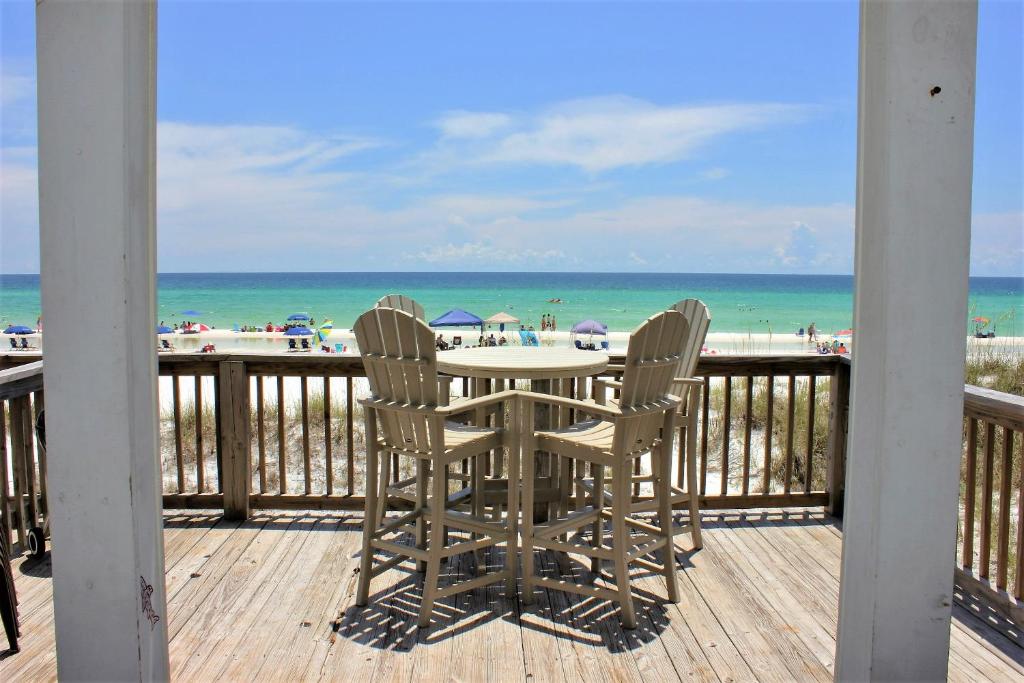 Quiet Surf Townhomes II #2 - main image