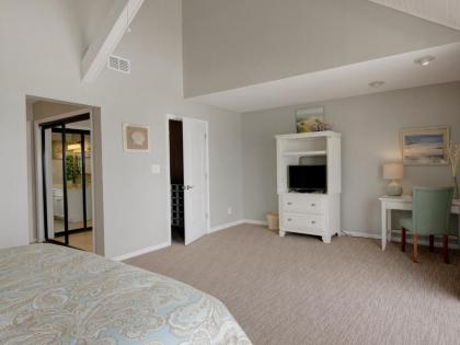 Quiet Surf Townhomes II #2 - image 16