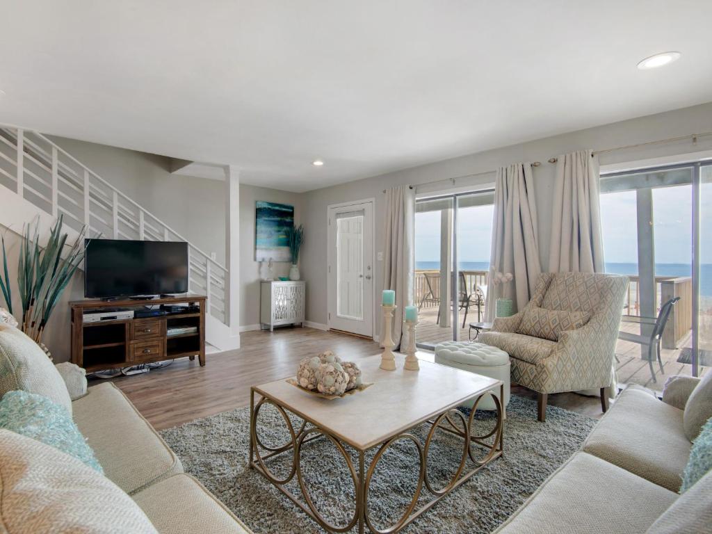 Quiet Surf Townhomes II #2 - image 2