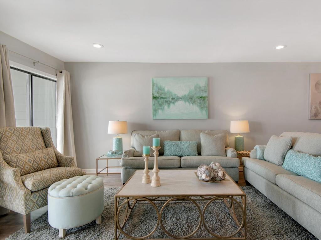 Quiet Surf Townhomes II #2 - image 4