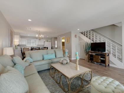 Quiet Surf Townhomes II #2 - image 5