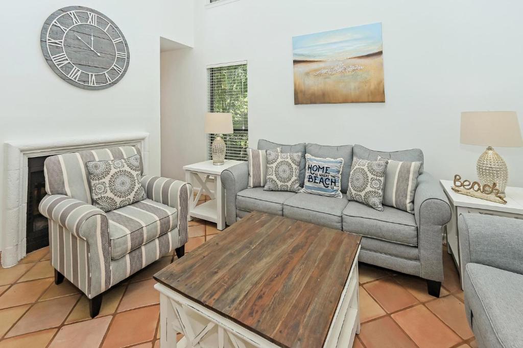 1 Wimbledon Court 2BR 2BA 6 - image 2