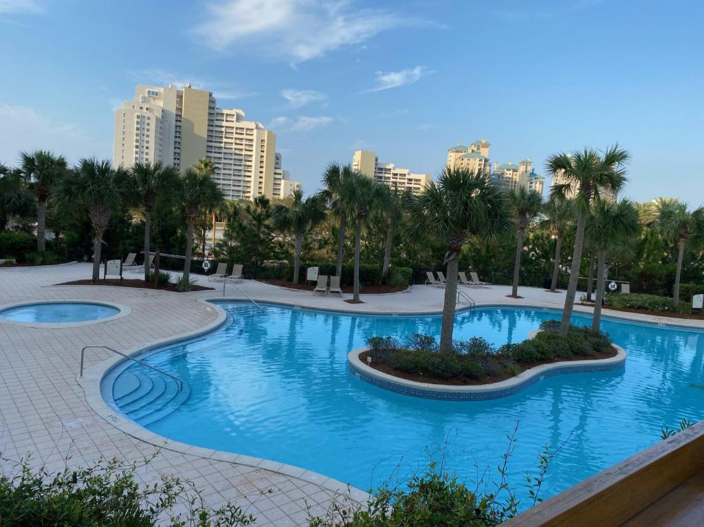 Ocean View Luxurious Condo-BEST location + balcony - main image