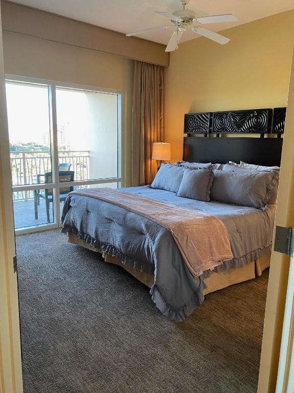 Ocean View Luxurious Condo-BEST location + balcony - image 5