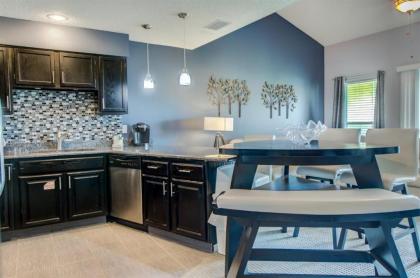 7 E Two Bedroom Condo - image 14