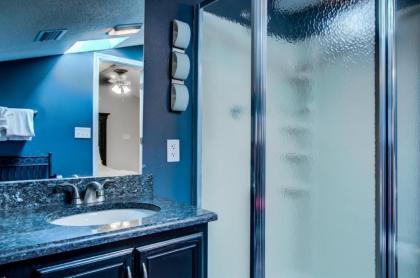 7 E Two Bedroom Condo - image 18