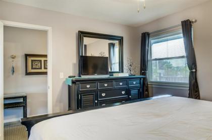 7 E Two Bedroom Condo - image 5