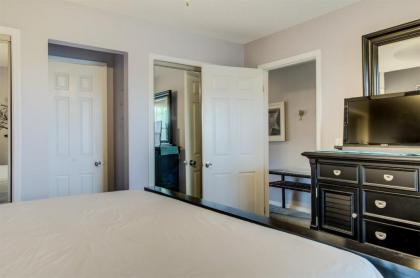 7 E Two Bedroom Condo - image 6