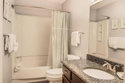7 E Two Bedroom Condo - image 8