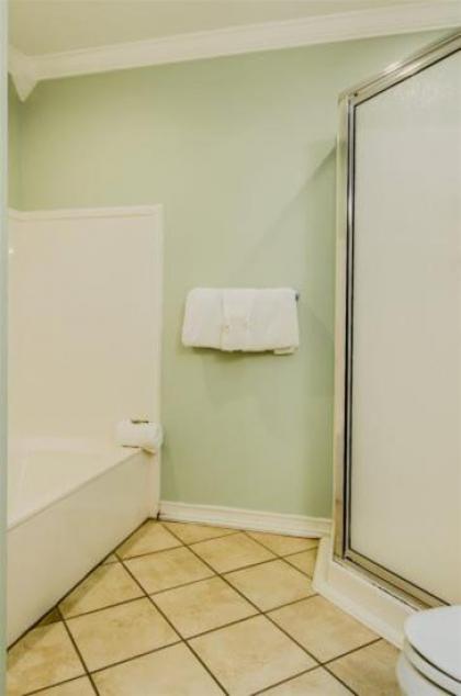 4 A Three Bedroom Townhome - image 15