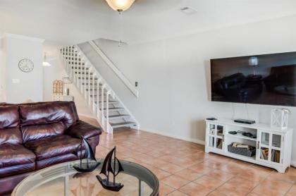 5 C Three Bedroom Townhome - image 18