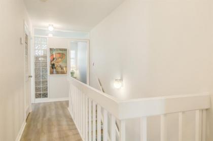 5 C Three Bedroom Townhome - image 5