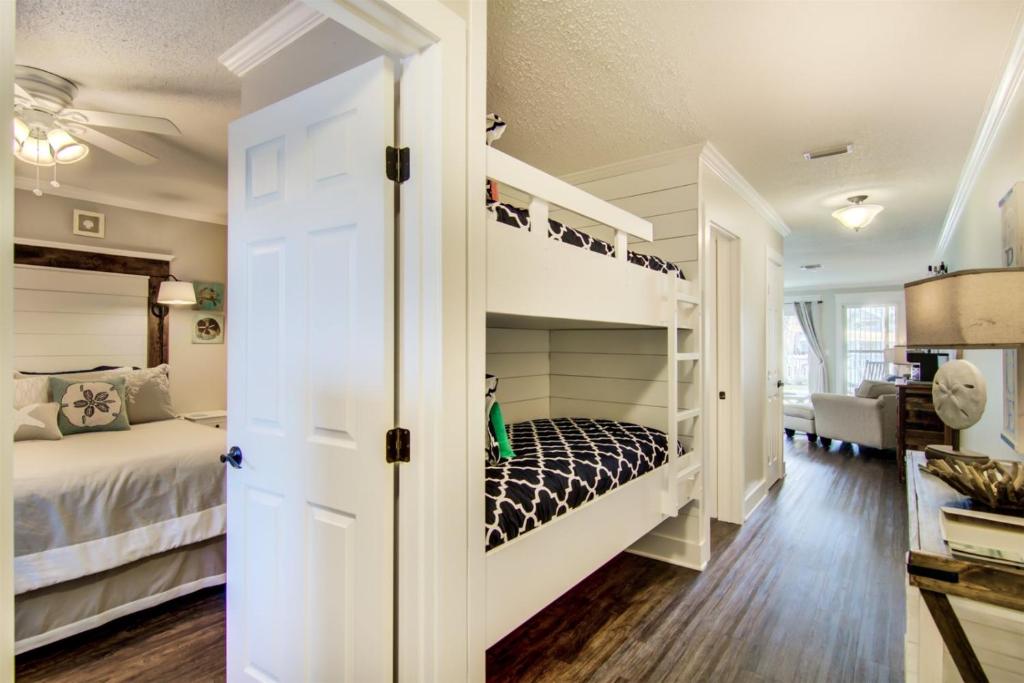 8 A One Bedroom Condo - main image