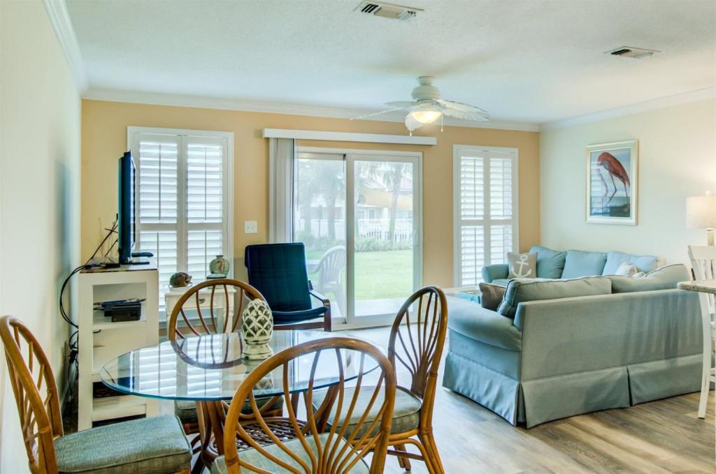 7 D One Bedroom Condo - main image