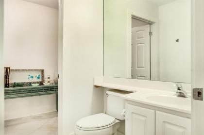 2 C Three Bedroom Townhome - image 5