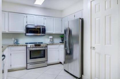 2 C Three Bedroom Townhome - image 6