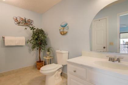3 A Three Bedroom Townhome - image 6