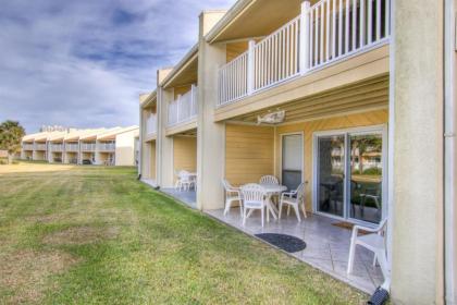 2 B Three Bedroom Townhome - image 2