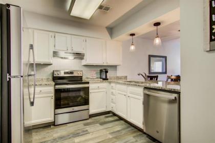 2 B Three Bedroom Townhome - image 7