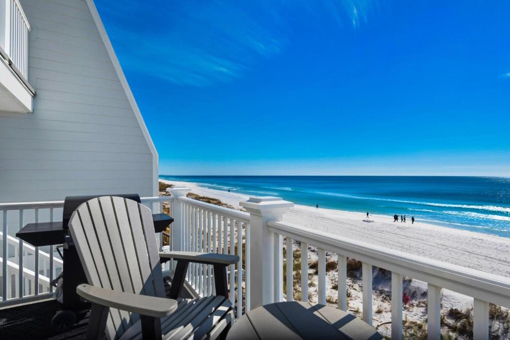 Little House on the Beach by RealJoy Vacations - image 2