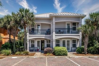 Holiday homes in miramar Beach Florida