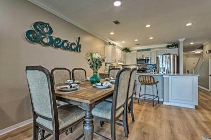 Beachy Lakefront Escape - Walk to the Shore! - image 7