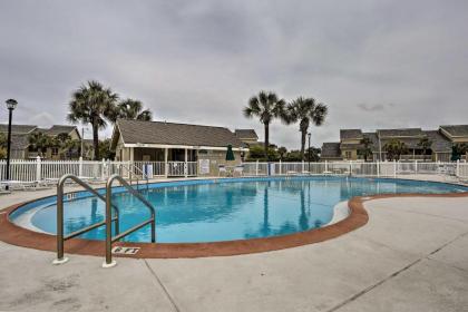 Chic Miramar Beach Condo with Pool Access! - image 3