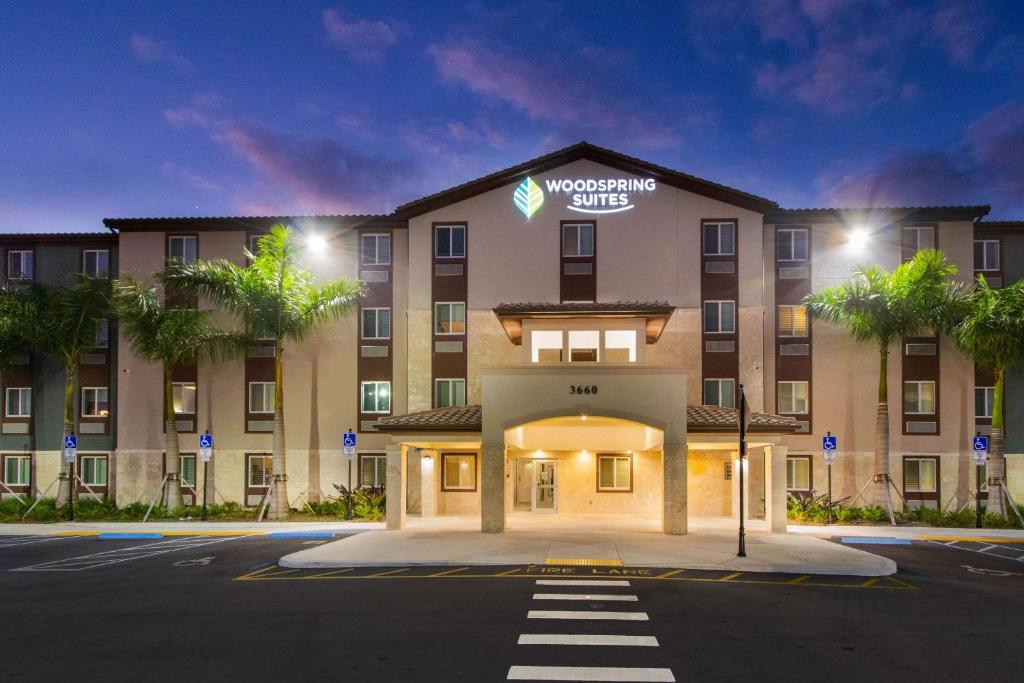 WoodSpring Suites Miramar - image 4