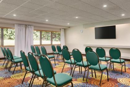 Country Inn & Suites by Radisson Mishawaka IN - image 12