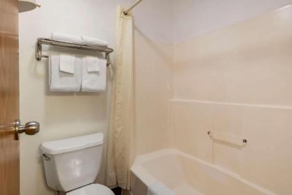 Econo Lodge Missoula - image 3