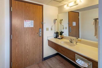 Econo Lodge Missoula - image 8