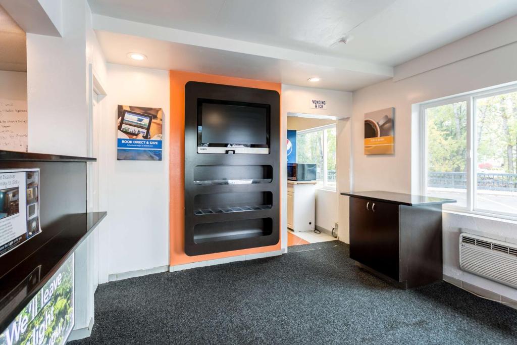 Motel 6-Missoula MT - University - image 4